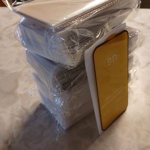 iPhone screen protectors 9d